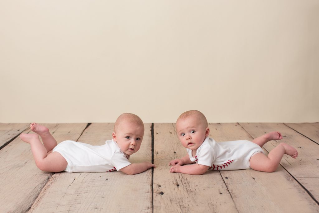 professional photograph of twins Lucas and Gabrie
