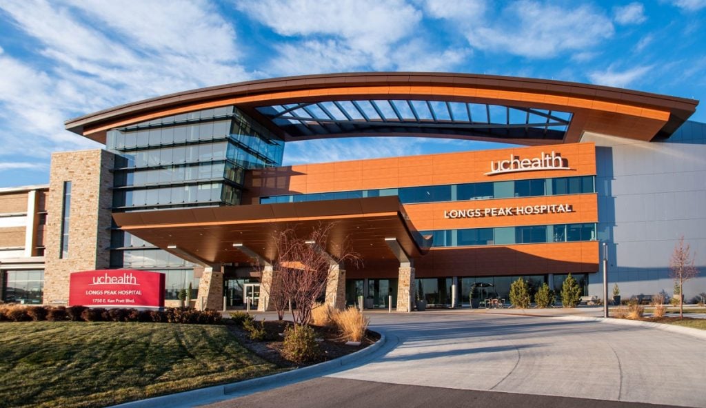 Photo of exterior of UCHealth Longs Peak Hospital's front entrance where ECT for mental health conditions is now being offered.