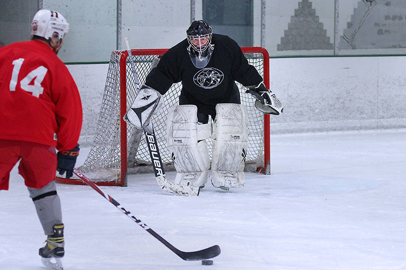 Dennis Borland practices with other hockey players at his local rink. Photo by Joel Blocker, for UCHealth. Photo by Joel Blocker, for UCHealth.